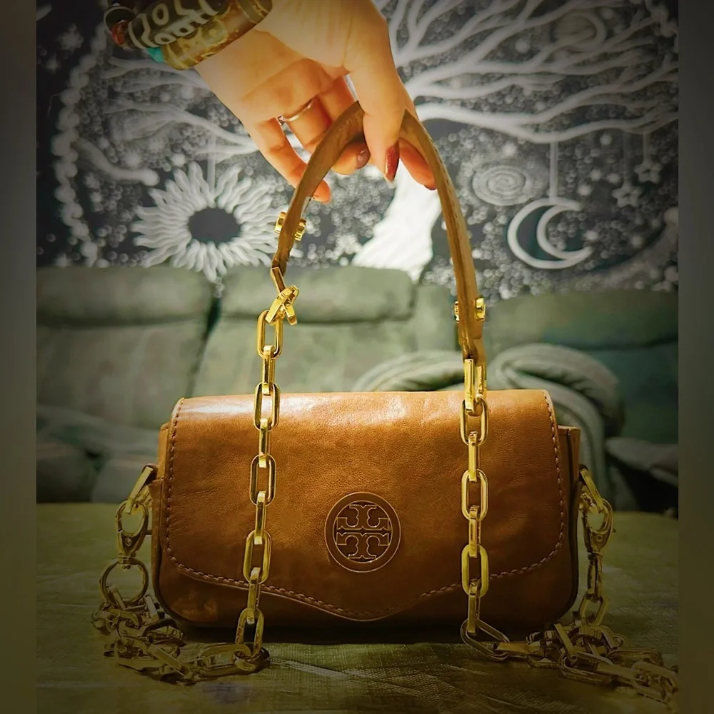 Vintage Tory Burch Tan Leather Mini Bag with Gold Chain - Picture 4 of 13